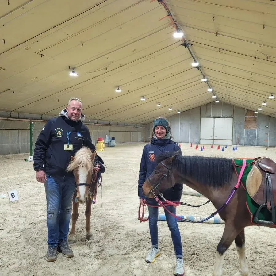 Amélie Druguet et Quentin Delsaux dans le manège couvert